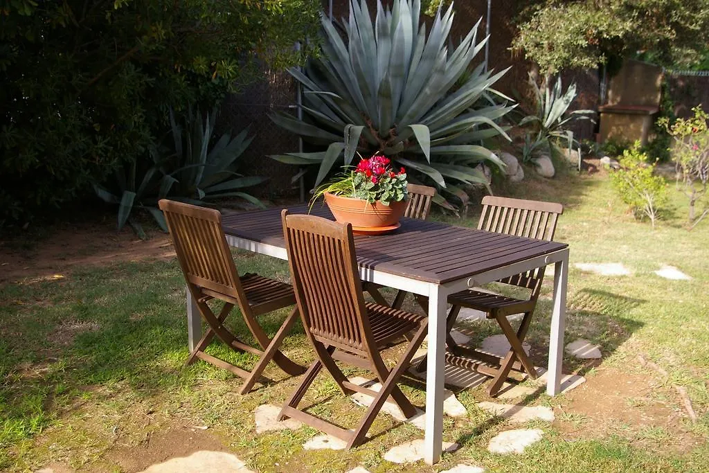 B&B Ines Sant Cugat del Valles 3*,