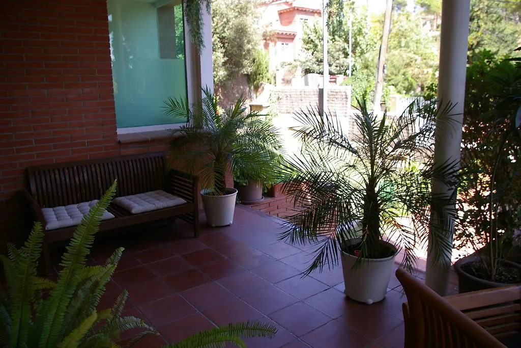 B&B Ines Sant Cugat del Valles 3*,