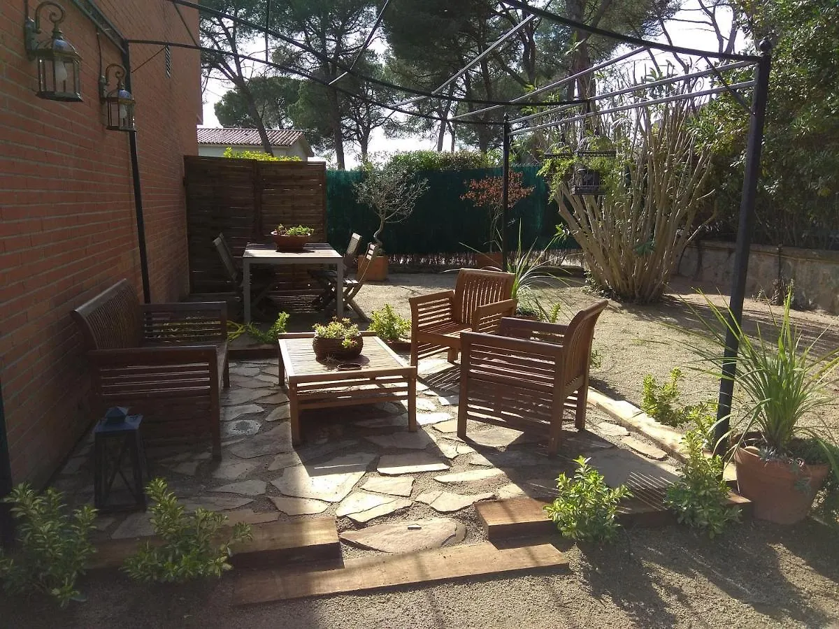 B&B Ines Sant Cugat del Valles 3*,